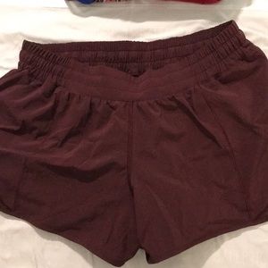 Lululemon hotty hot 4” shorts